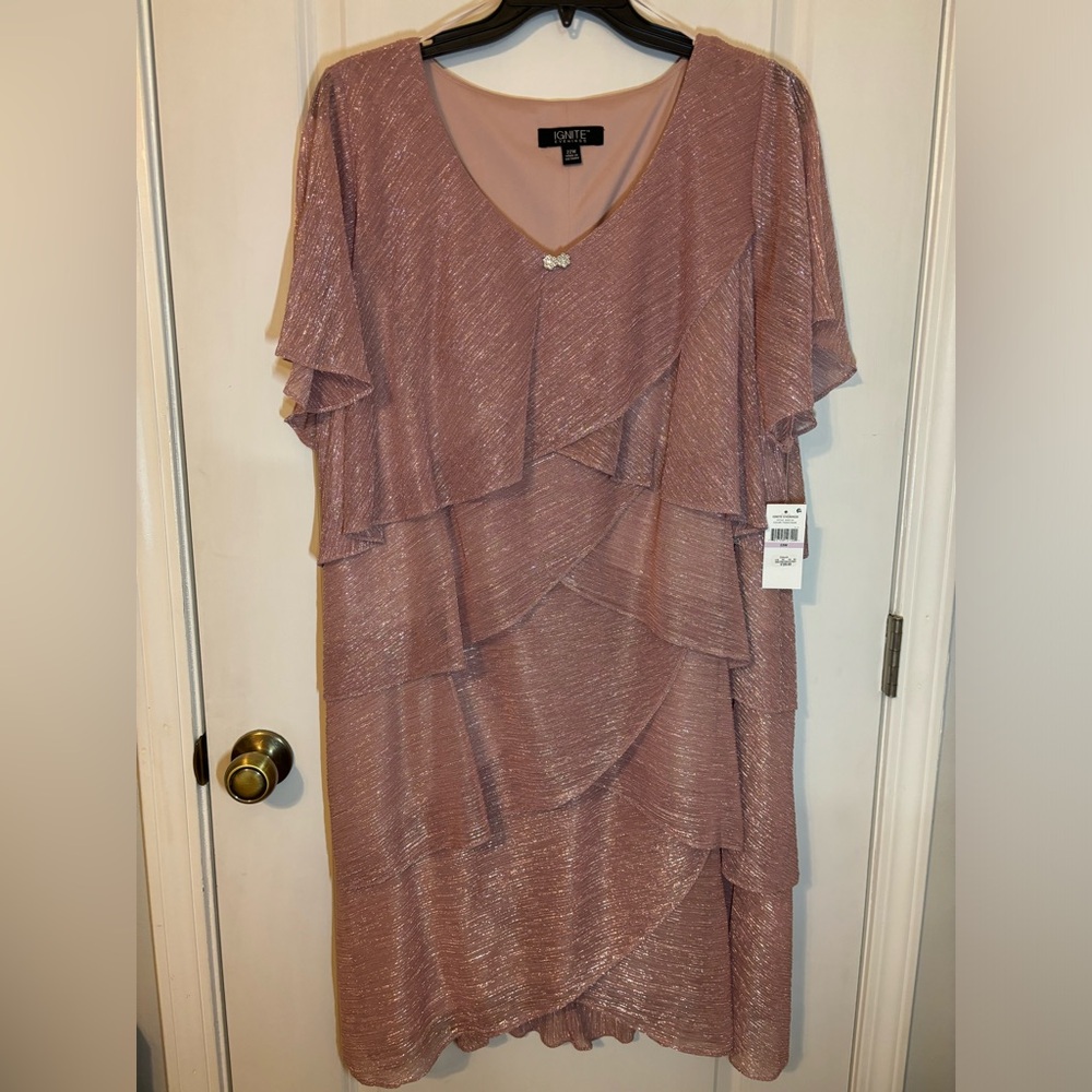 Gorgeous Asymmetrical layered shimmering Rose Pink dress. - Picture 7 of 16